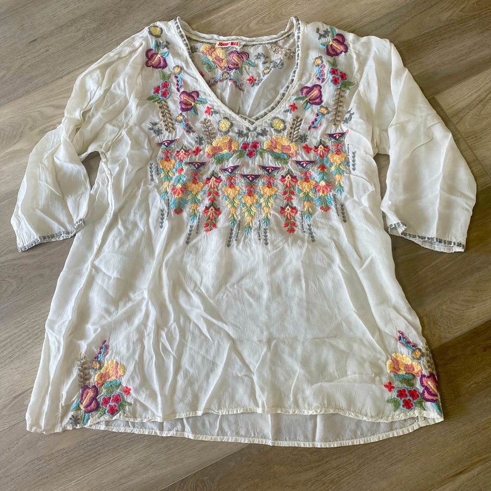 Johnny Was Priscilla Blouse 3/4 Sleeve Semi Sheer Embroidered Floral V-Neck EUC